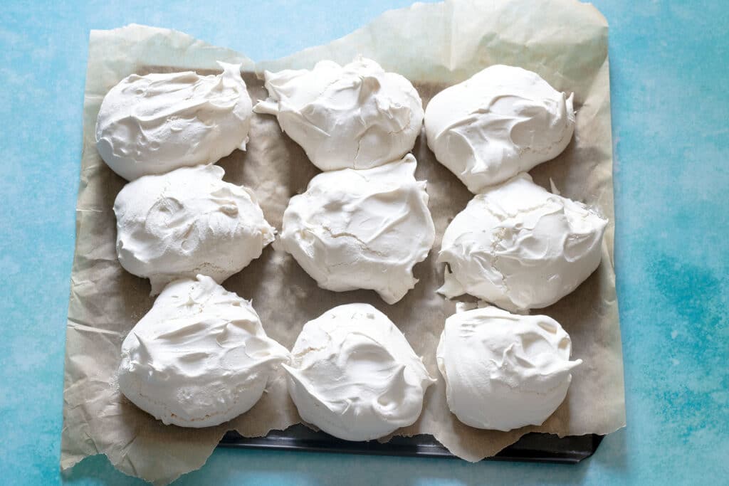 cooked meringues on baking paper